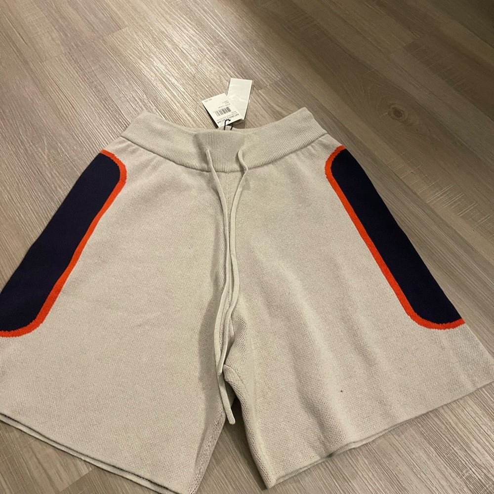 Renowned Beige Knit Shorts with Navy and Orange Accents size l